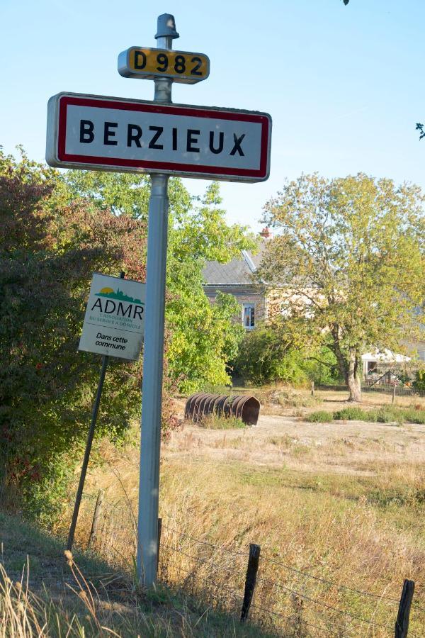 Chambre D'Hotes Fantesstique Berzieux エクステリア 写真