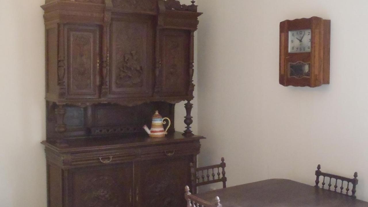 Chambre D'Hotes Fantesstique Berzieux エクステリア 写真