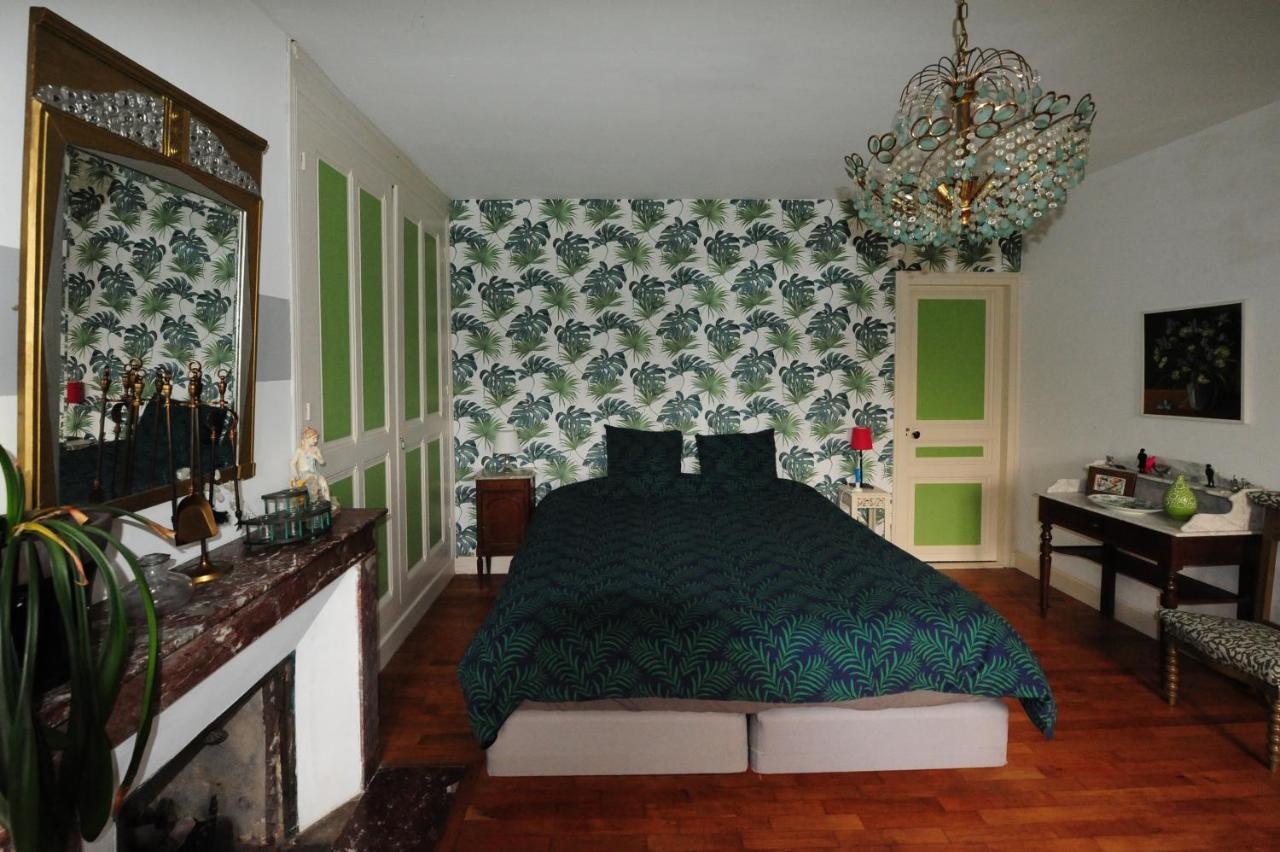 Chambre D'Hotes Fantesstique Berzieux エクステリア 写真